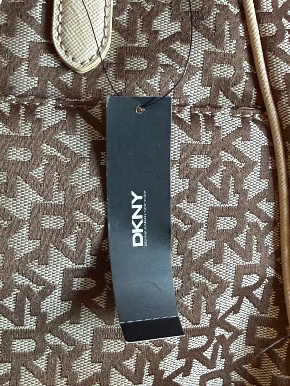 **NEW**DKNY Tan/Brown Shoulder/Crossbody Purse w/Adjustable Strap